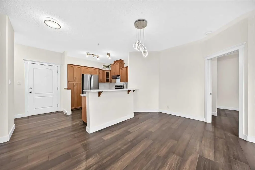 10 Discovery Ridge Close SW #437