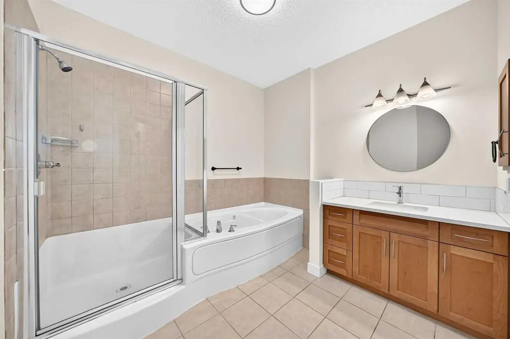 10 Discovery Ridge Close SW #437