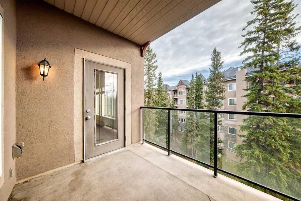 10 Discovery Ridge Close SW #437