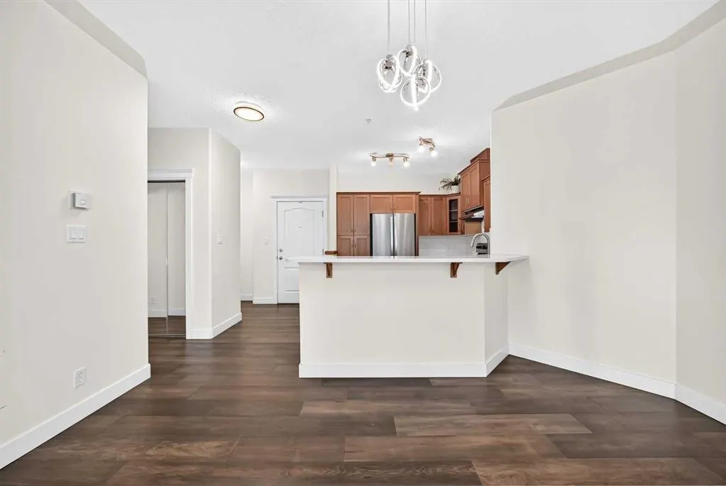 10 Discovery Ridge Close SW #437