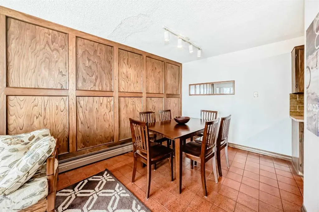 512 Cedar Crescent SW #201