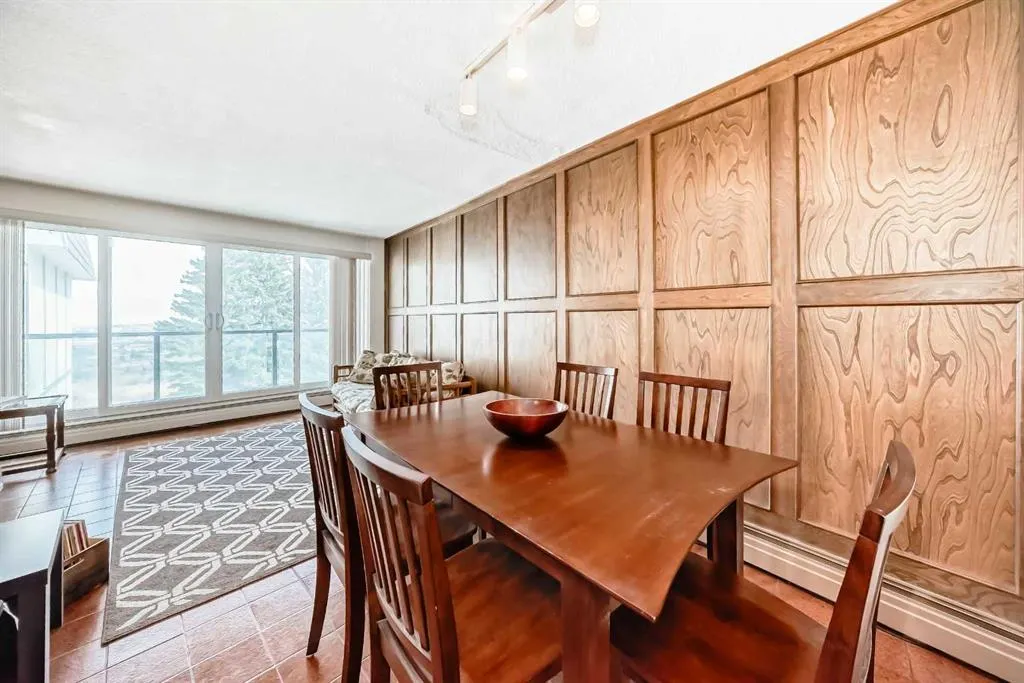 512 Cedar Crescent SW #201