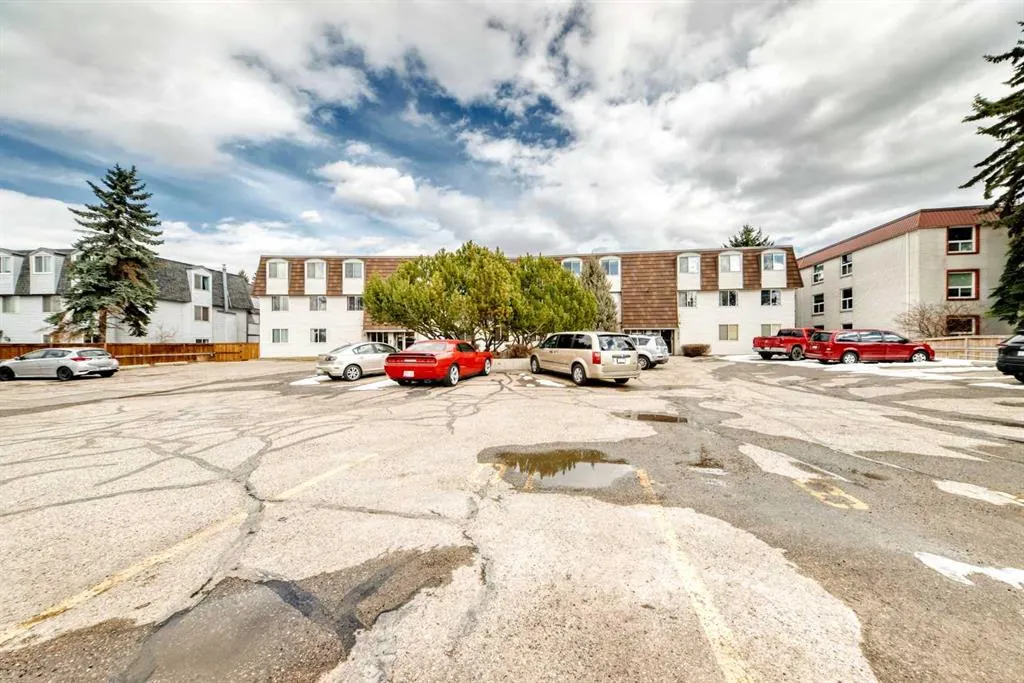 512 Cedar Crescent SW #201