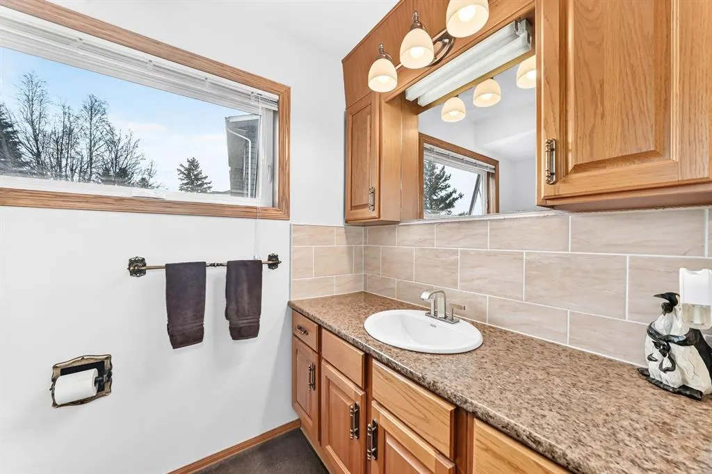 34 Tucker Road SE