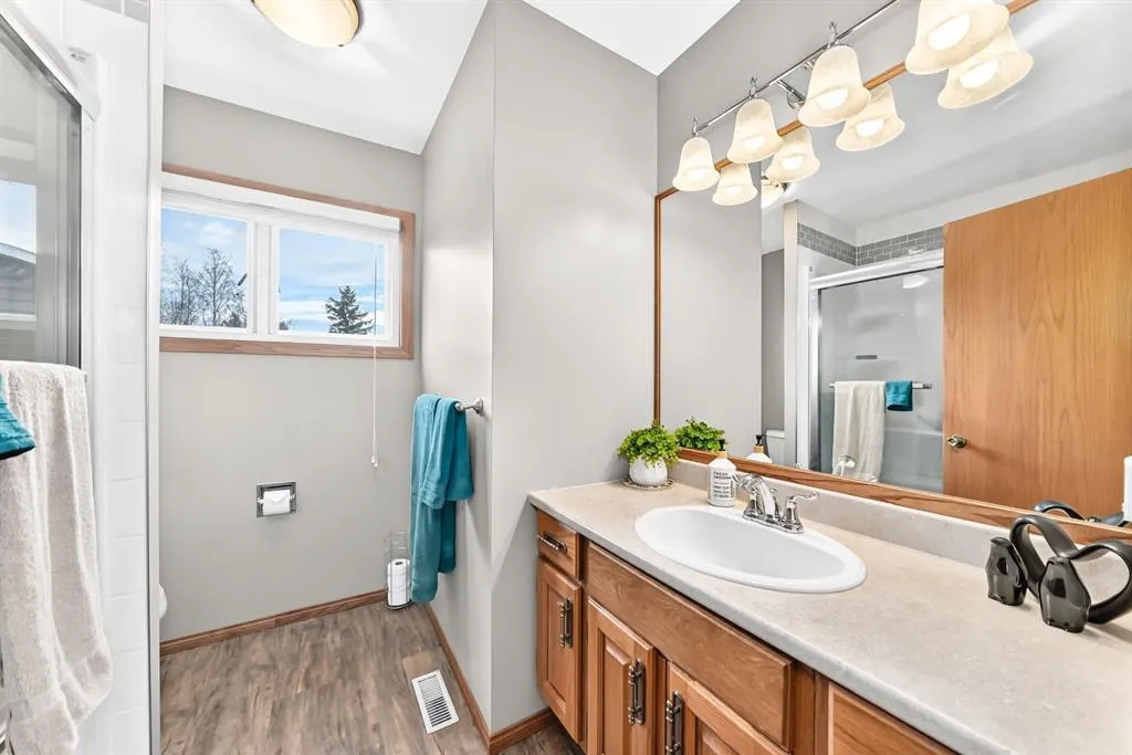 34 Tucker Road SE
