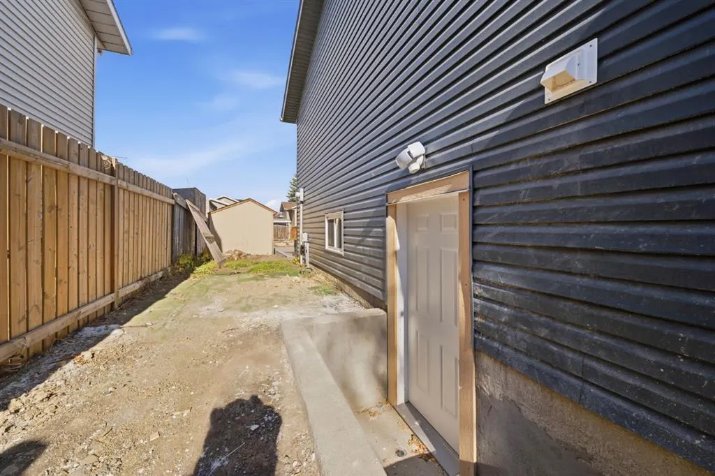 36 Taradale Close NE