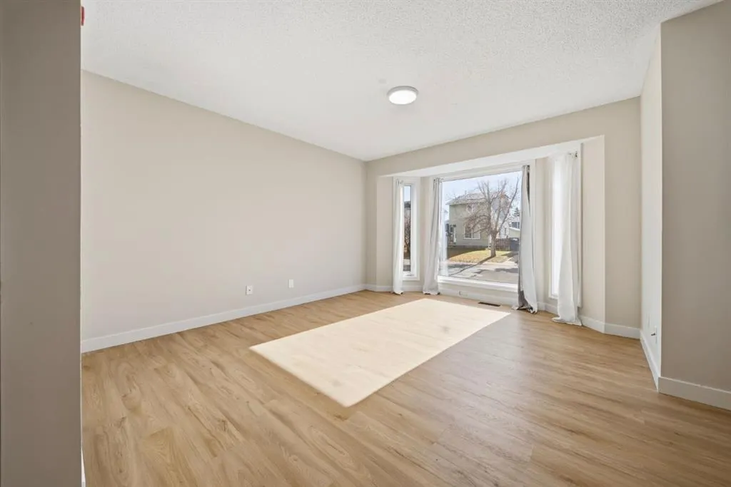 36 Taradale Close NE