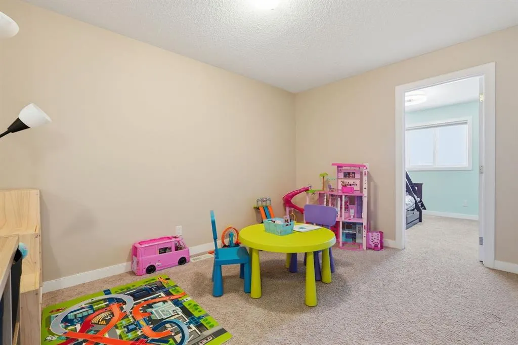 102 Clydesdale Way