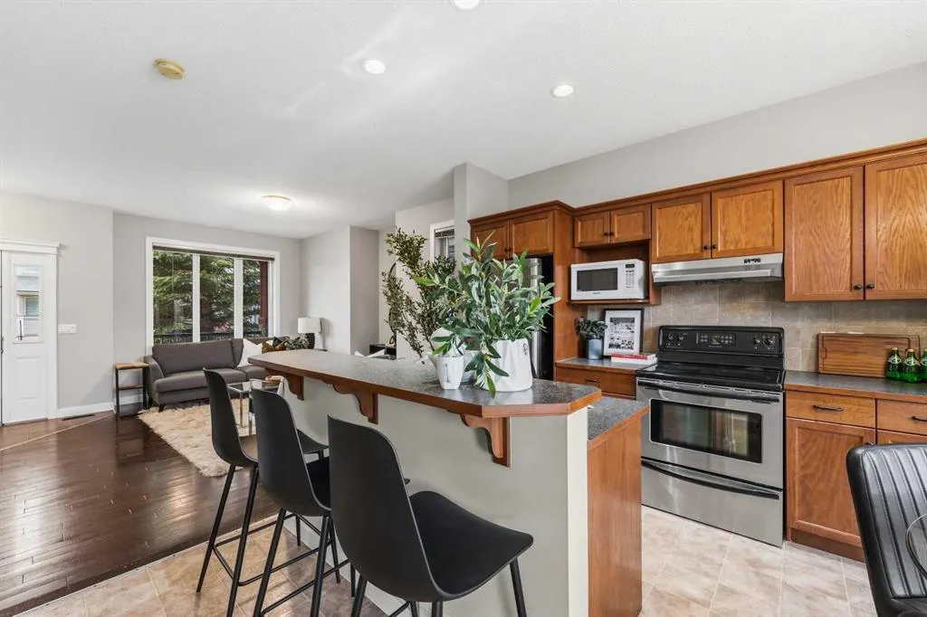 66 Evansford Circle NW