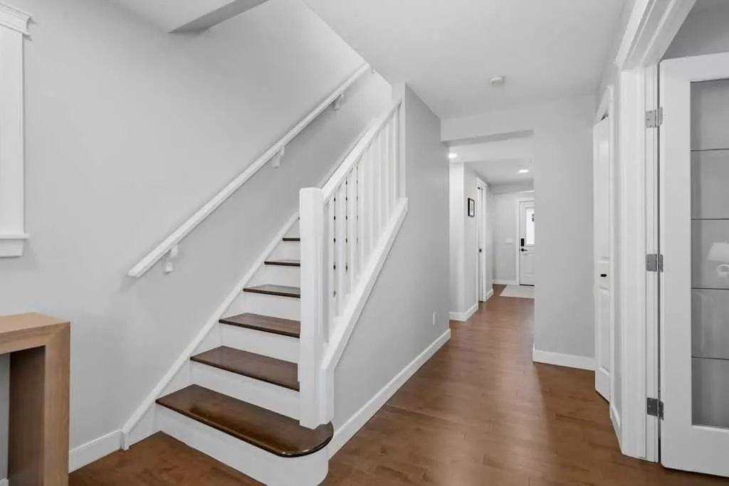 87 Couture Crescent SW