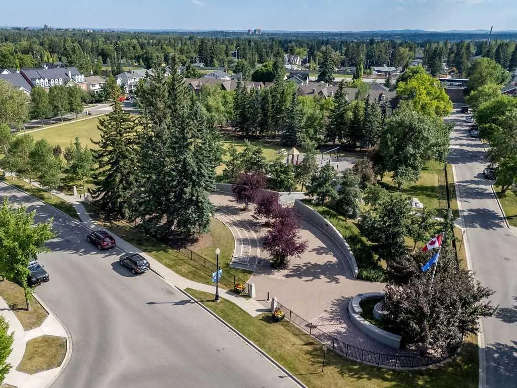 87 Couture Crescent SW
