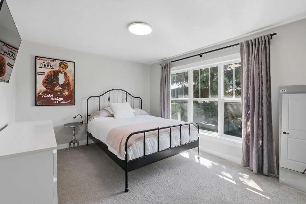 87 Couture Crescent SW