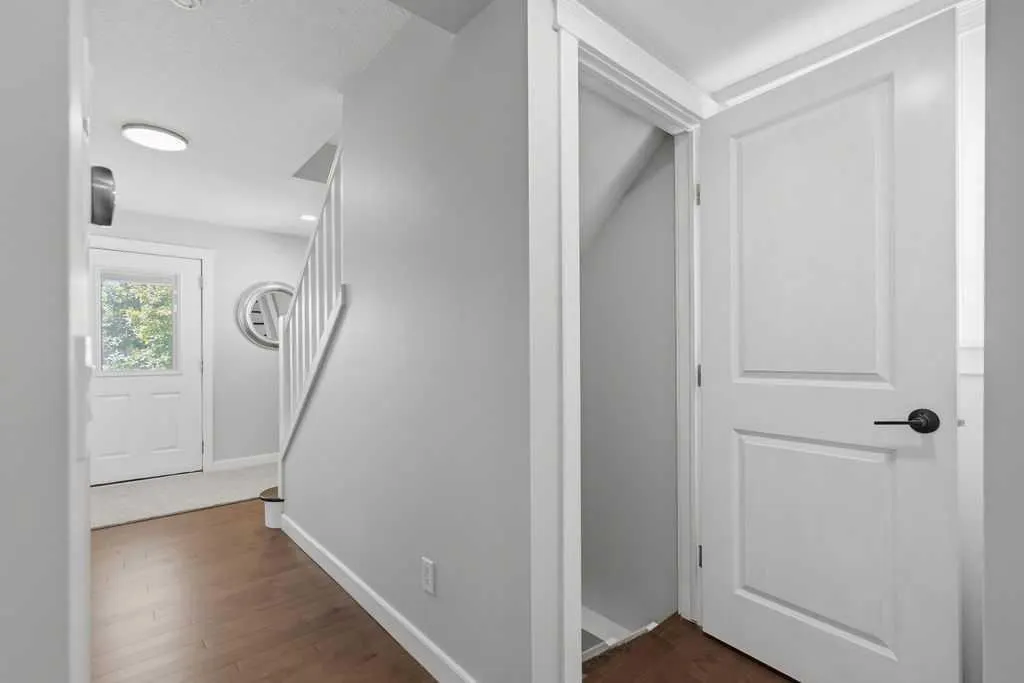 87 Couture Crescent SW