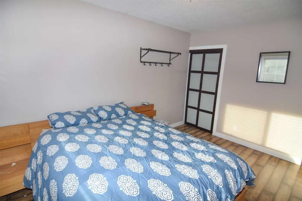100 Coach Manor Rise SW