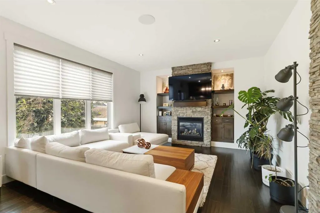 100 Dakin Drive