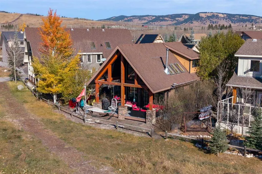 233 Cottage Club Crescent
