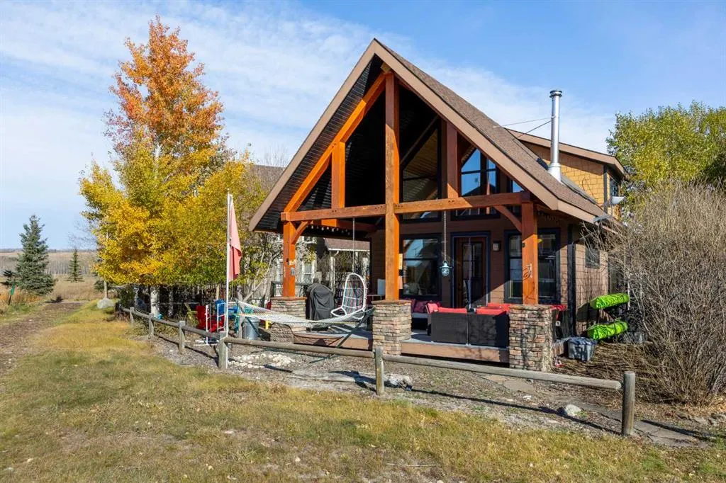 233 Cottage Club Crescent