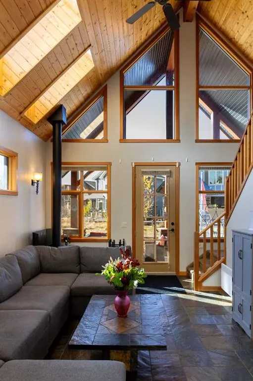 233 Cottage Club Crescent
