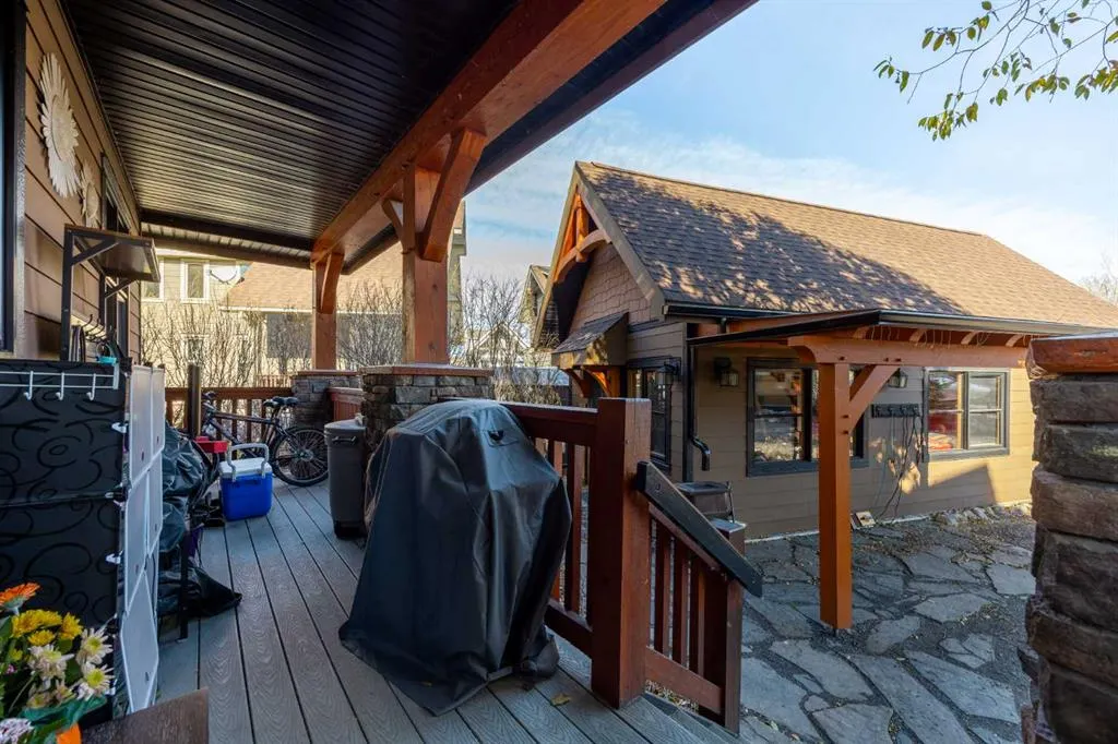 233 Cottage Club Crescent