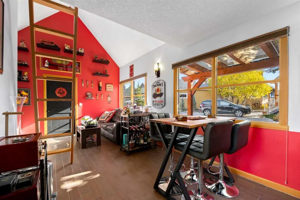 233 Cottage Club Crescent