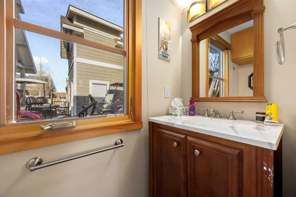 233 Cottage Club Crescent