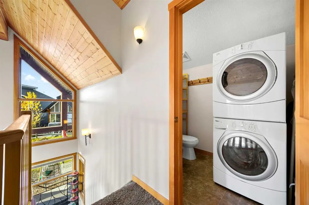 233 Cottage Club Crescent