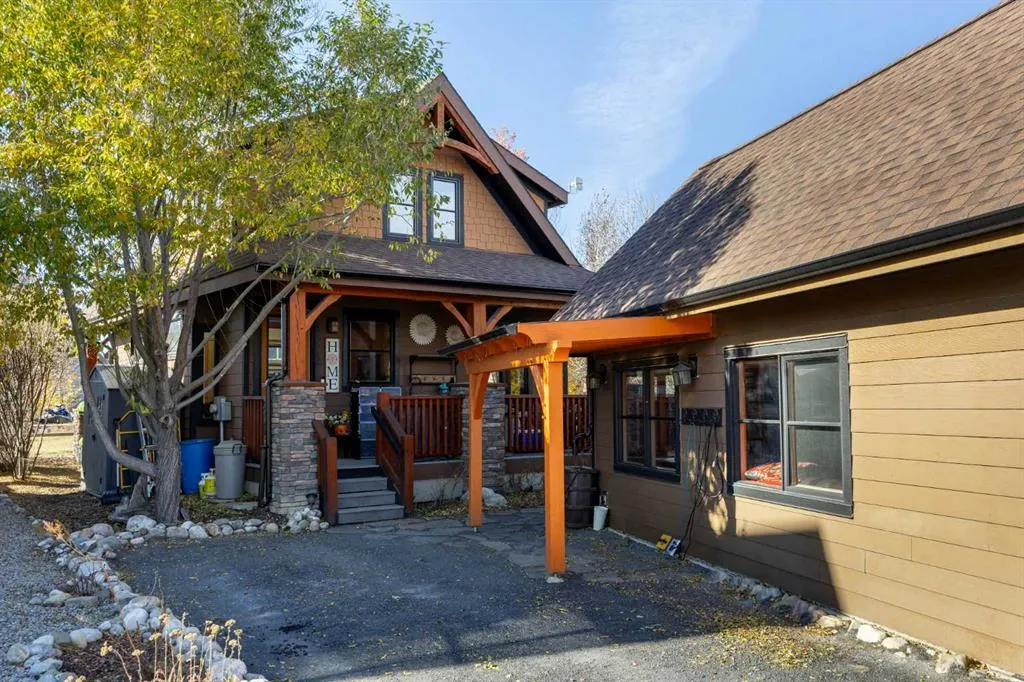 233 Cottage Club Crescent
