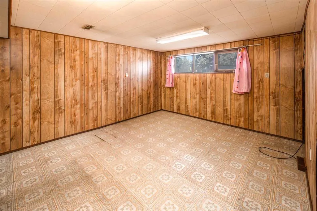 11407 Southdale Close SW