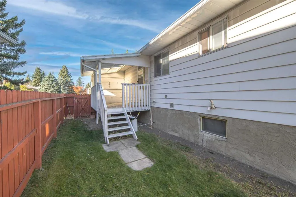 11407 Southdale Close SW