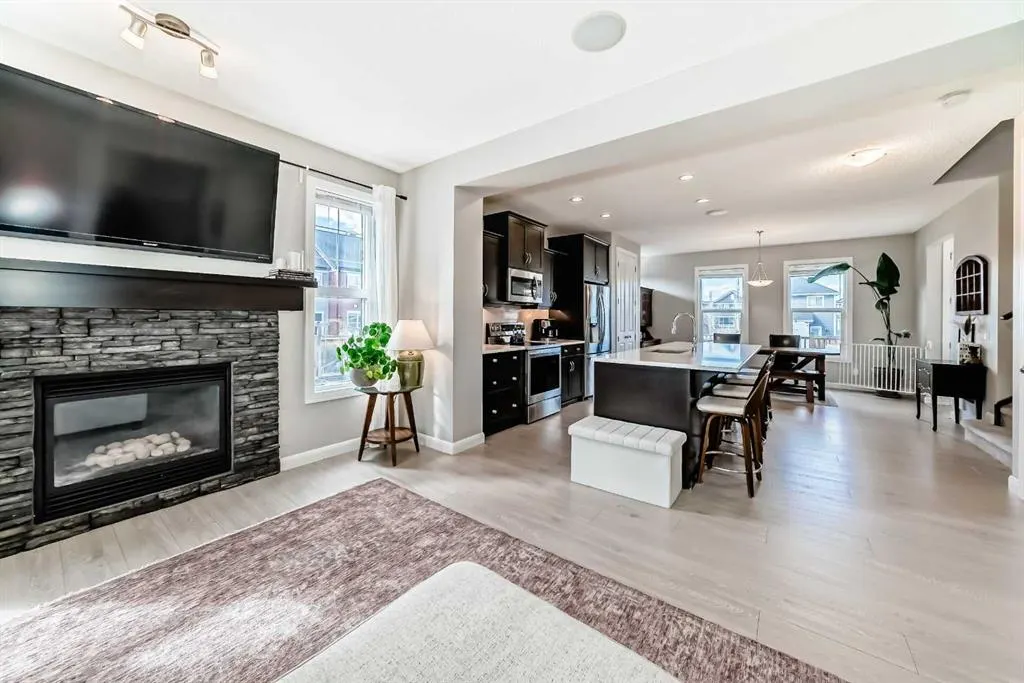 403 River Heights Crescent
