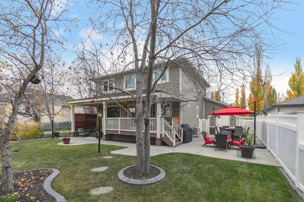 278 Douglasdale Point SE