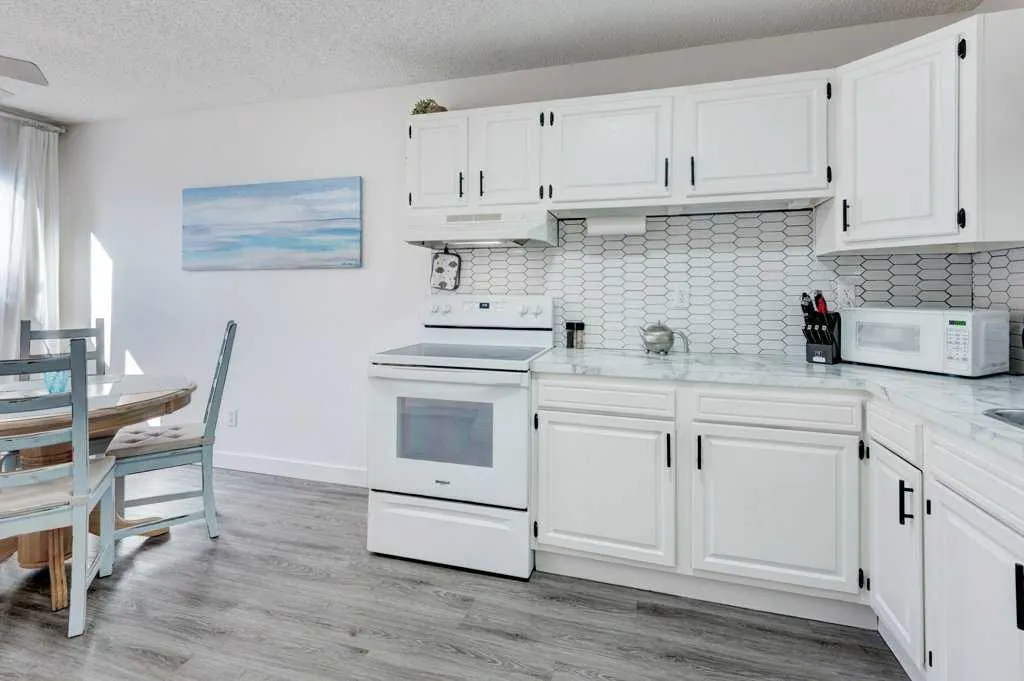 203 Lynnview Road SE #8N