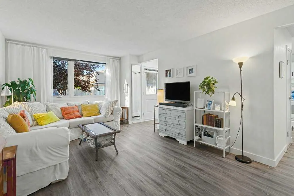 203 Lynnview Road SE #8N