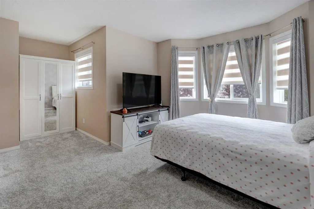175 Royal Oak Gardens NW