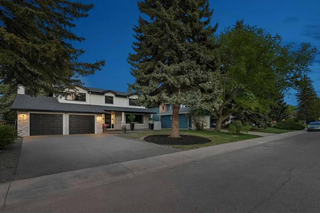 111 Canata Close SW