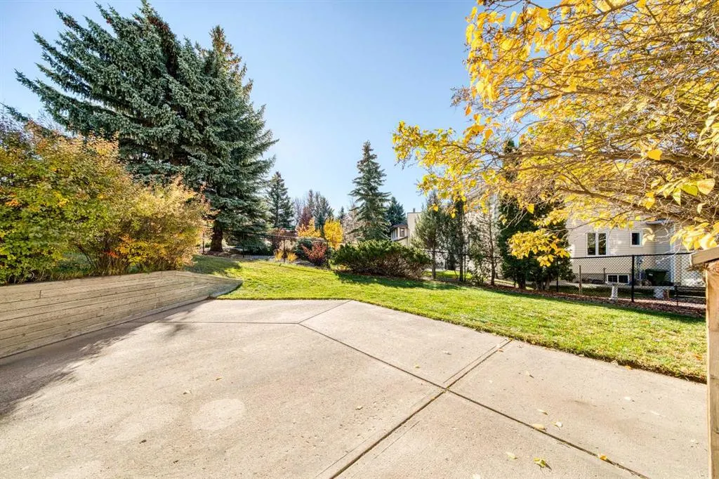 220 Hawkview Manor Circle NW