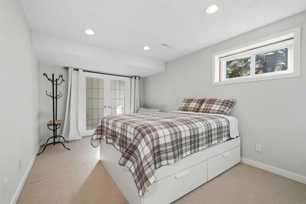 220 Hawkview Manor Circle NW