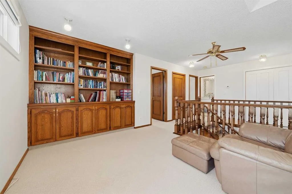 220 Hawkview Manor Circle NW