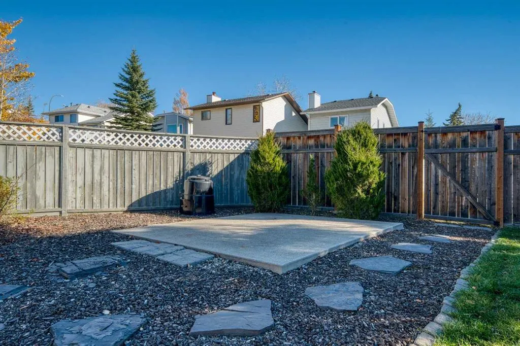 220 Hawkview Manor Circle NW
