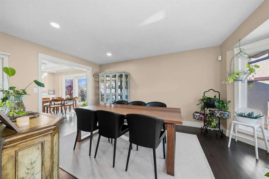 220 Hawkview Manor Circle NW