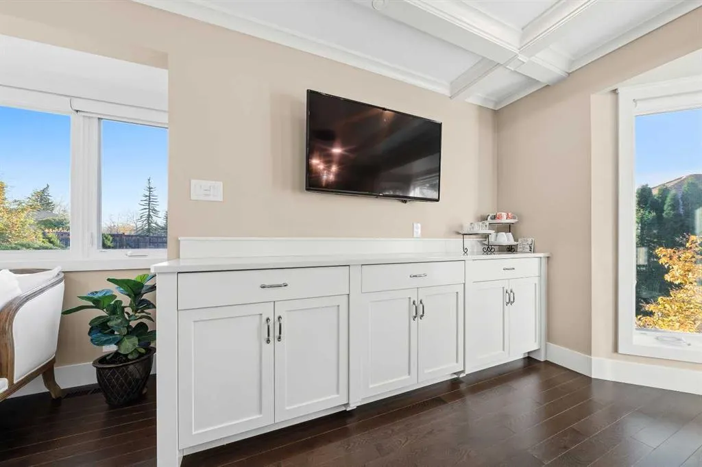 220 Hawkview Manor Circle NW