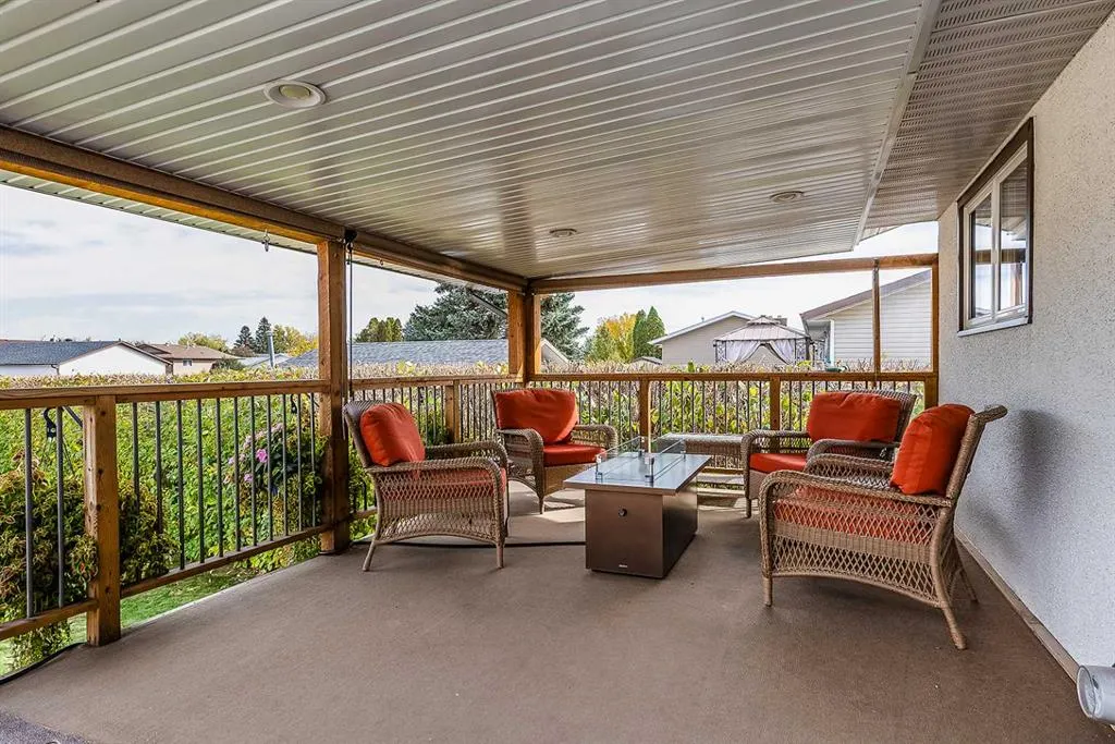 46 Ross Haven Place SE