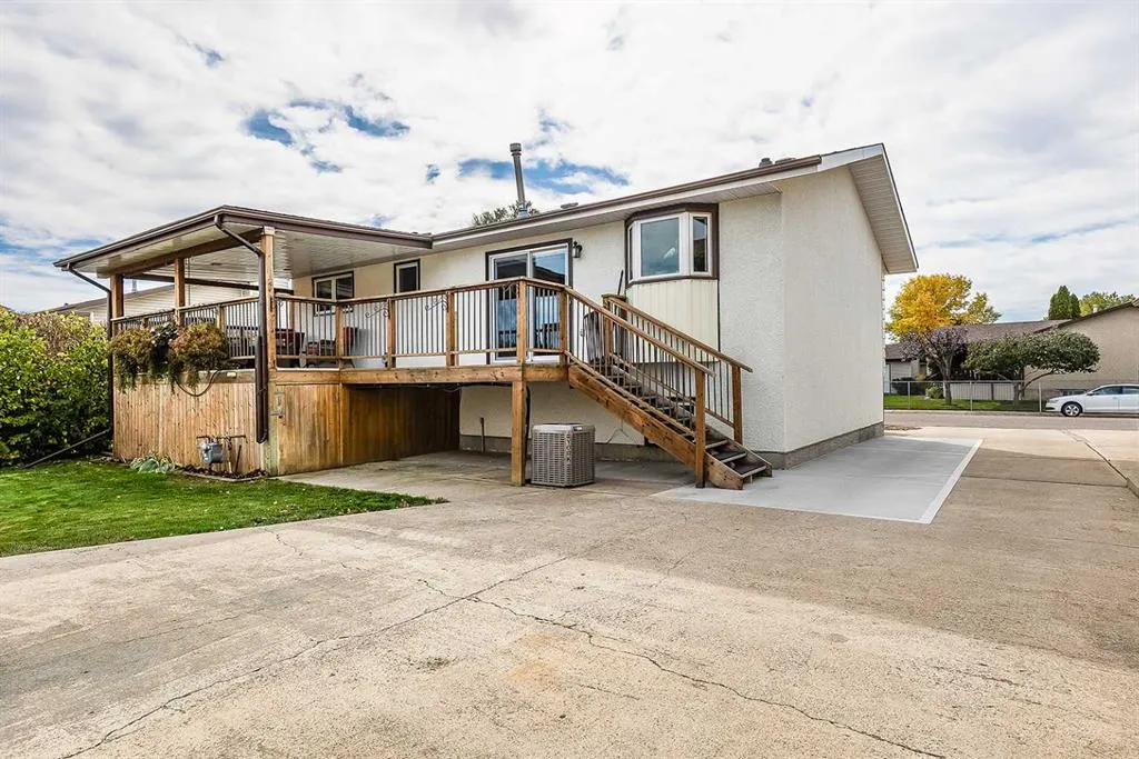 46 Ross Haven Place SE