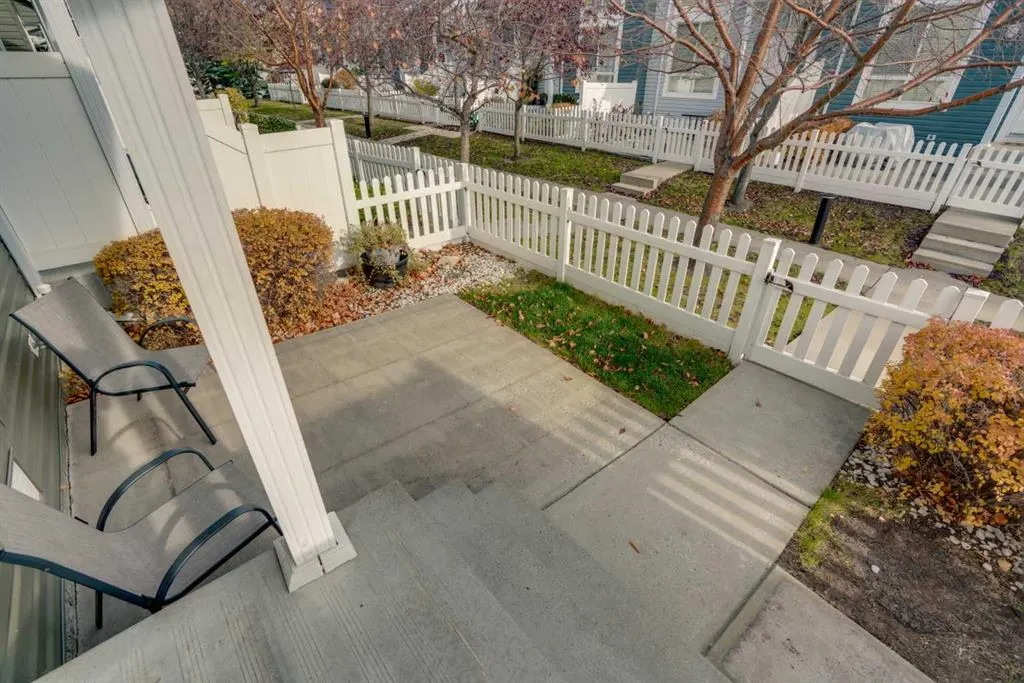 60 Tuscany Court NW