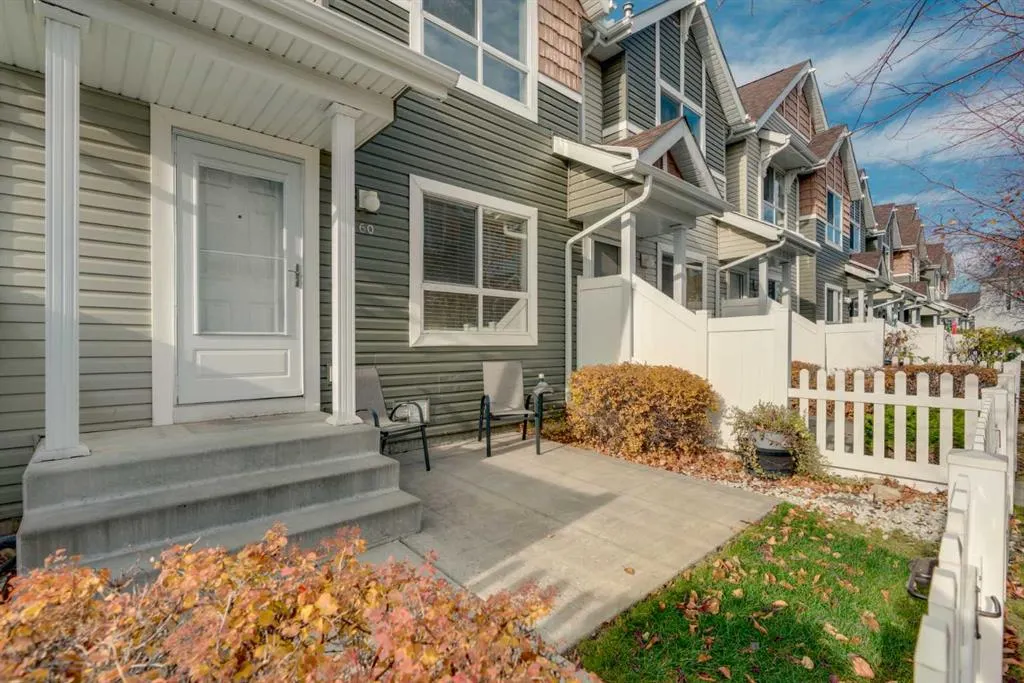 60 Tuscany Court NW
