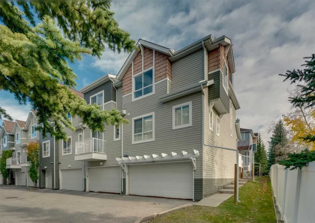 60 Tuscany Court NW