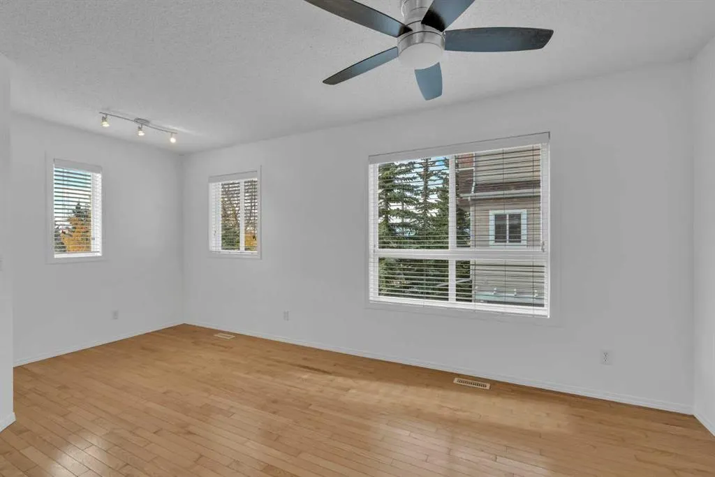 60 Tuscany Court NW