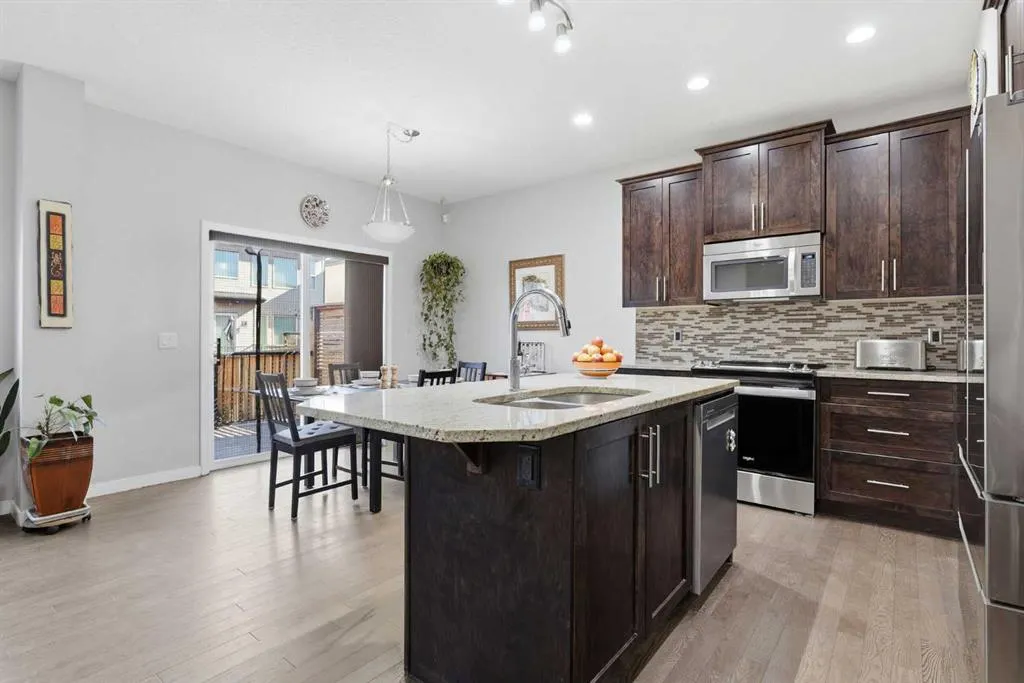 252 Walden Heights SE