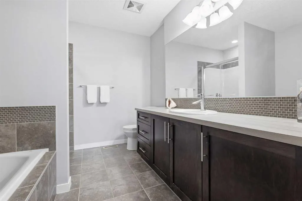 252 Walden Heights SE