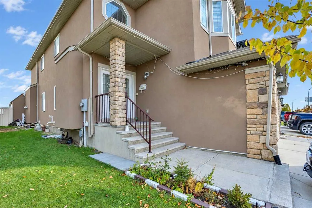 293 Saddlelake Drive NE